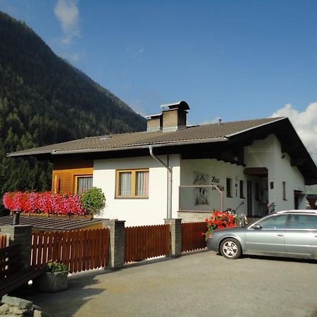 Haus Dorfblick Hotel Pragraten Bagian luar foto