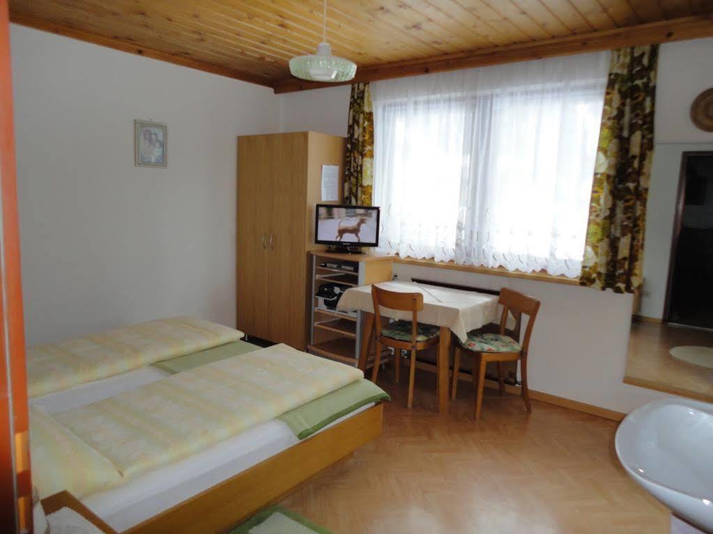 Haus Dorfblick Hotel Pragraten Bagian luar foto