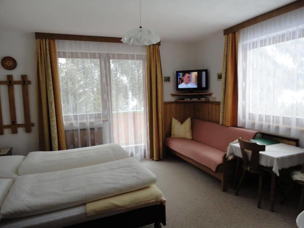 Haus Dorfblick Hotel Pragraten Bagian luar foto