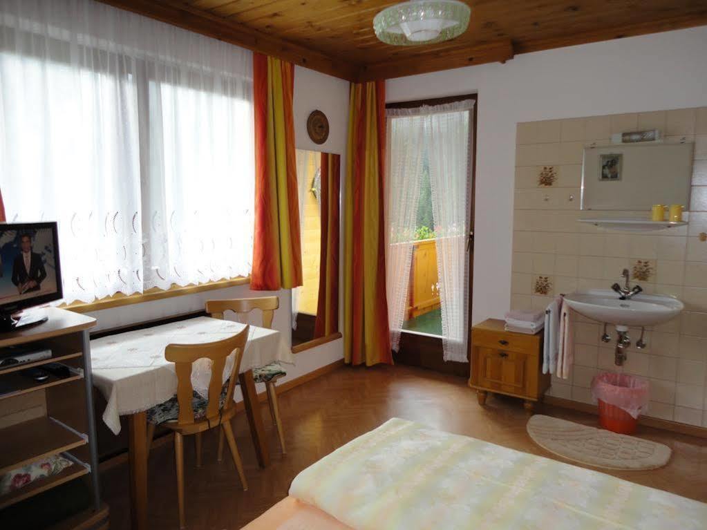 Haus Dorfblick Hotel Pragraten Bagian luar foto