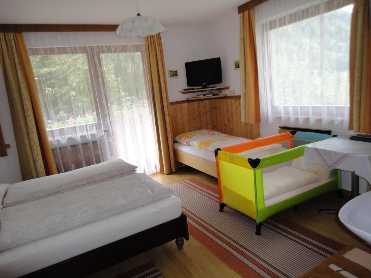 Haus Dorfblick Hotel Pragraten Bagian luar foto